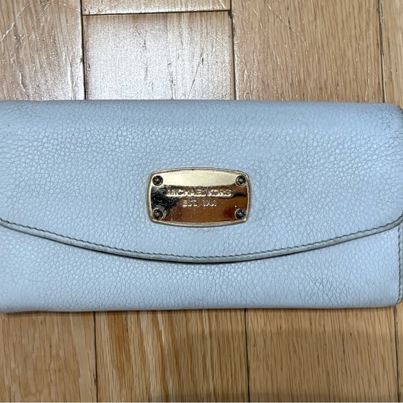 Michael Kors Handbags - Michael Kors Jet Set Slim Flap Wallet  Cream Off-White Pebbled Leather AS IS